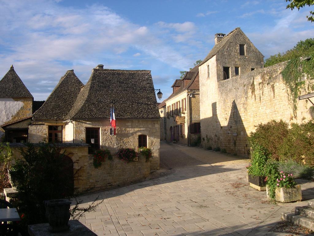 Hotel De L'Abbaye Saint-Amand-de-Coly エクステリア 写真