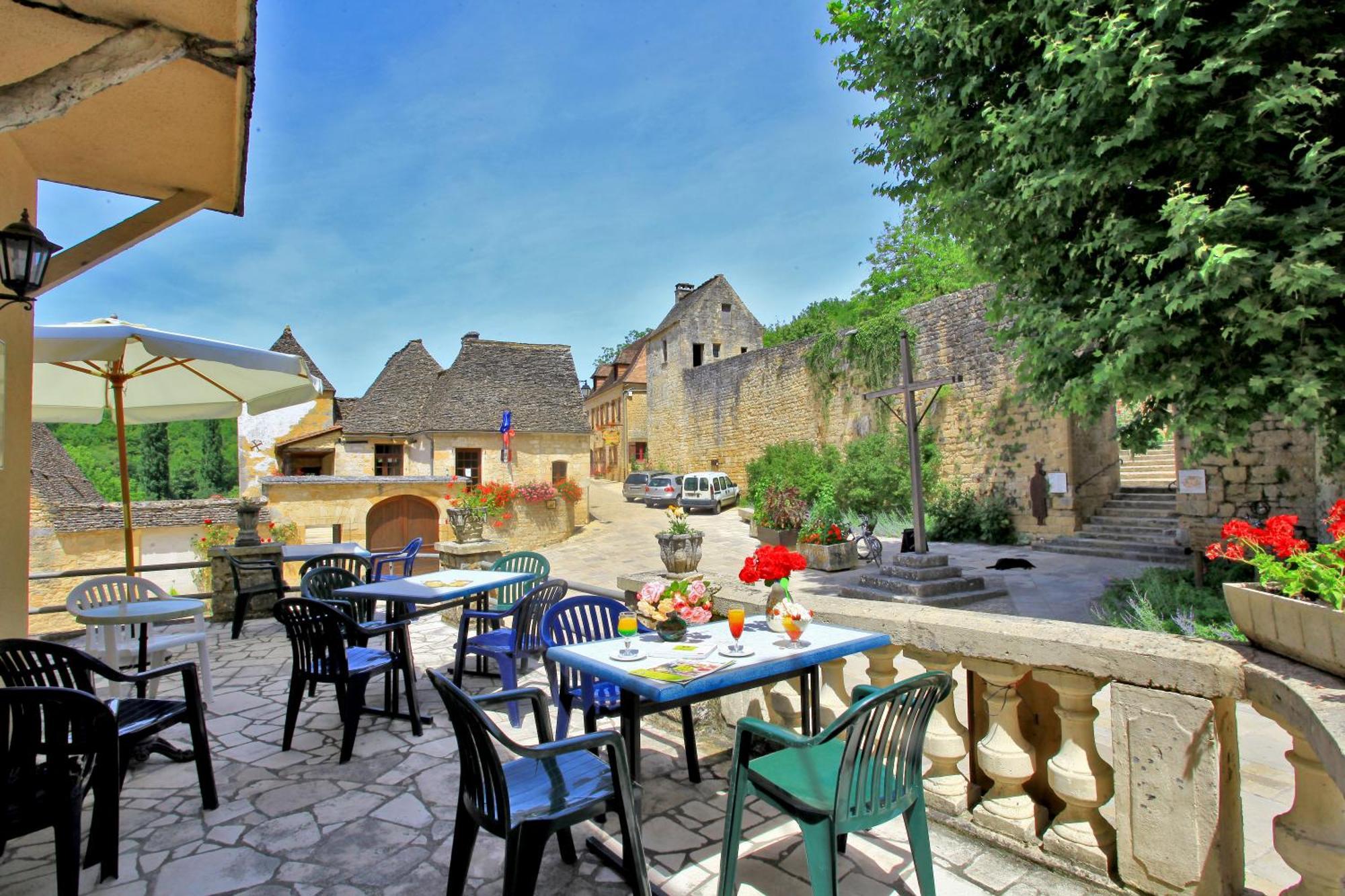 Hotel De L'Abbaye Saint-Amand-de-Coly エクステリア 写真